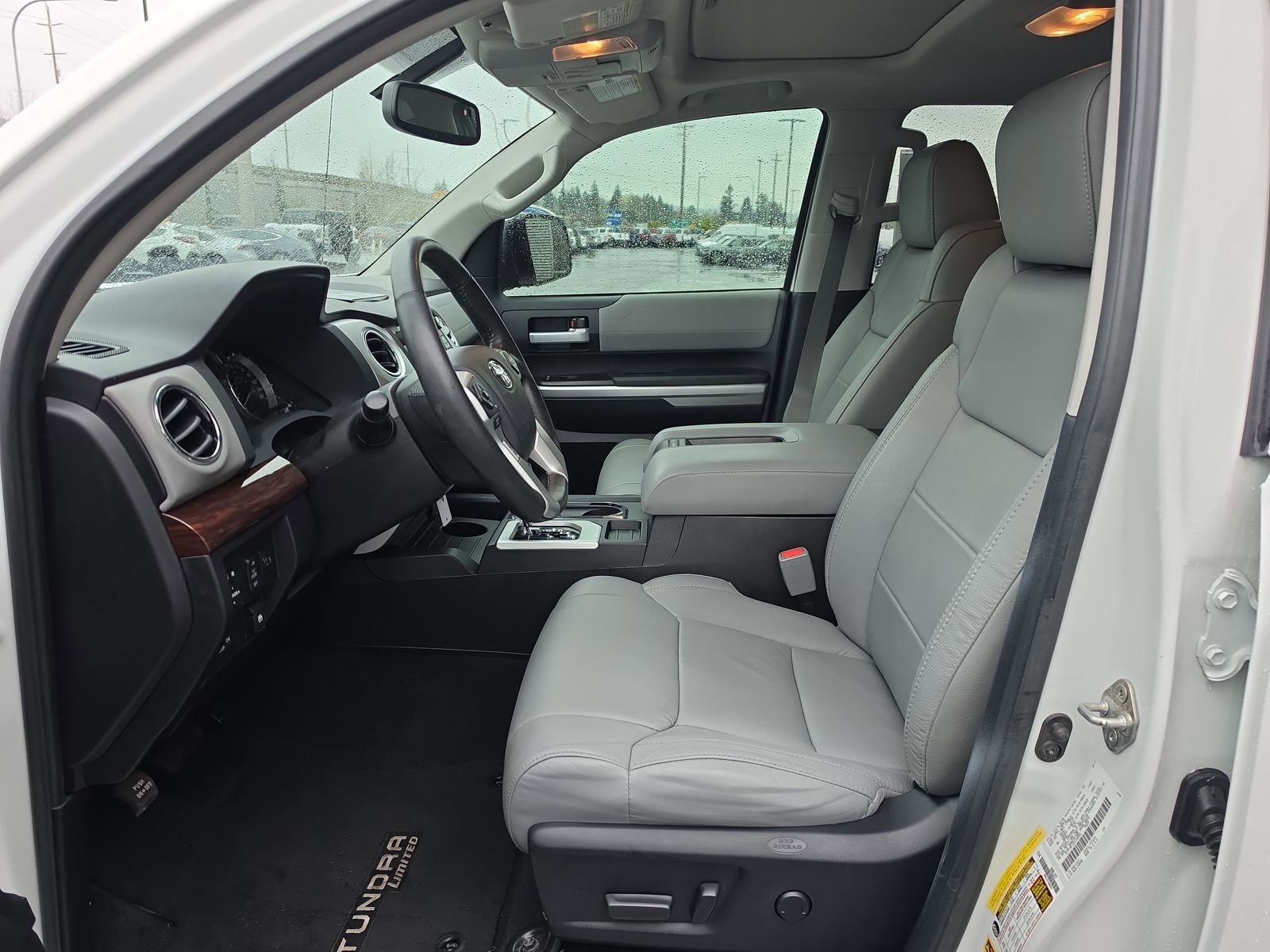 Used 2015 Toyota Tundra Limited image 11