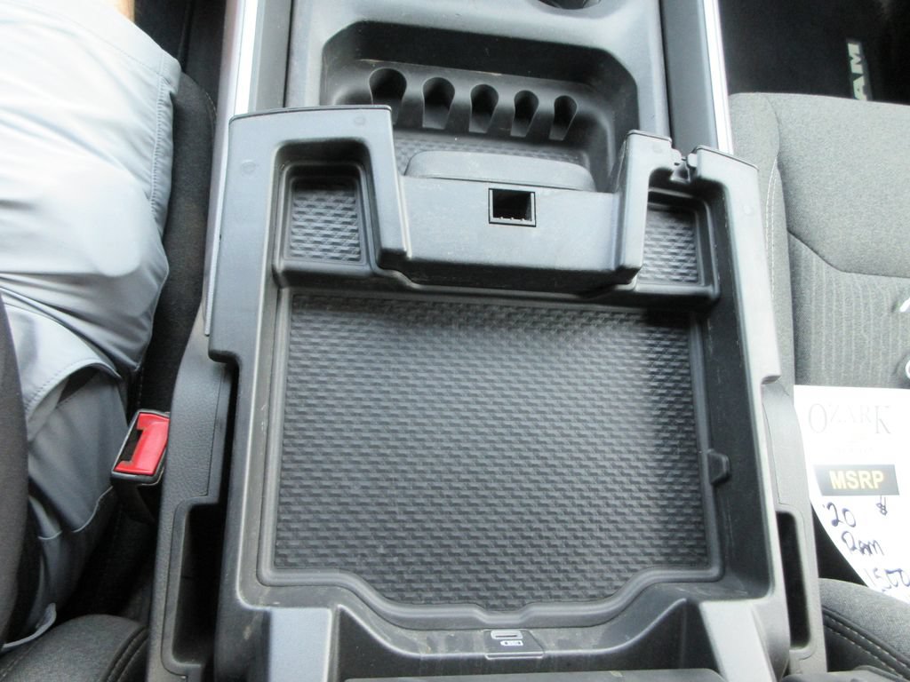 Used 2020 RAM 1500 Big Horn AWD/4WD image 30