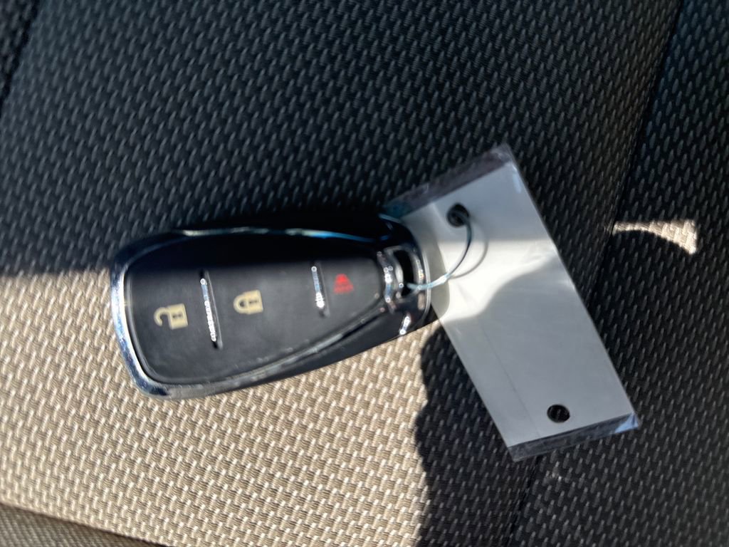 Used 2022 Chevrolet Traverse LS FWD image 31