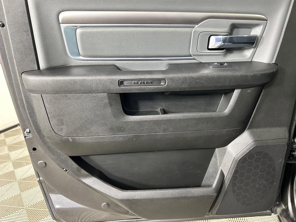 Used 2022 RAM 1500 Classic SLT AWD/4WD image 17