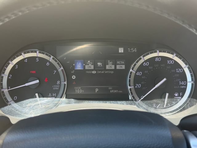 Used 2022 Toyota Highlander XLE FWD image 11