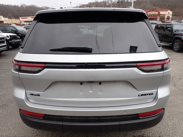 New 2025 Jeep Grand Cherokee Limited w/ Black Appearance Package image 4