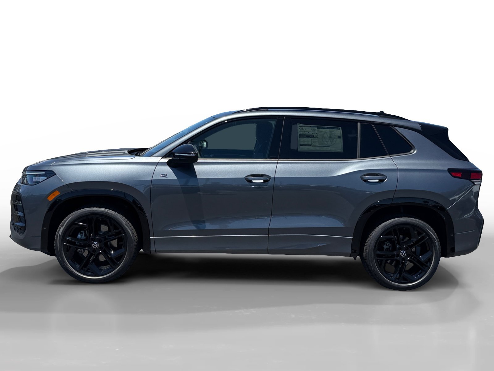 New 2026 Volkswagen Tiguan SE R-Line AWD/4WD image 2
