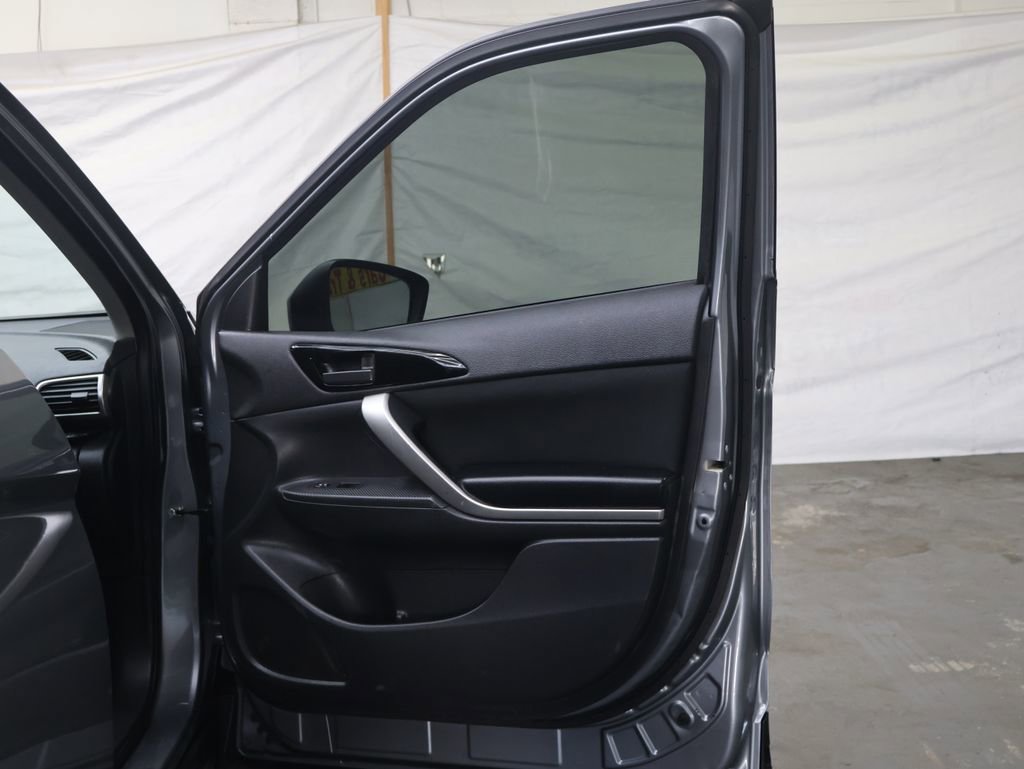 Used 2020 Mitsubishi Eclipse Cross ES image 12