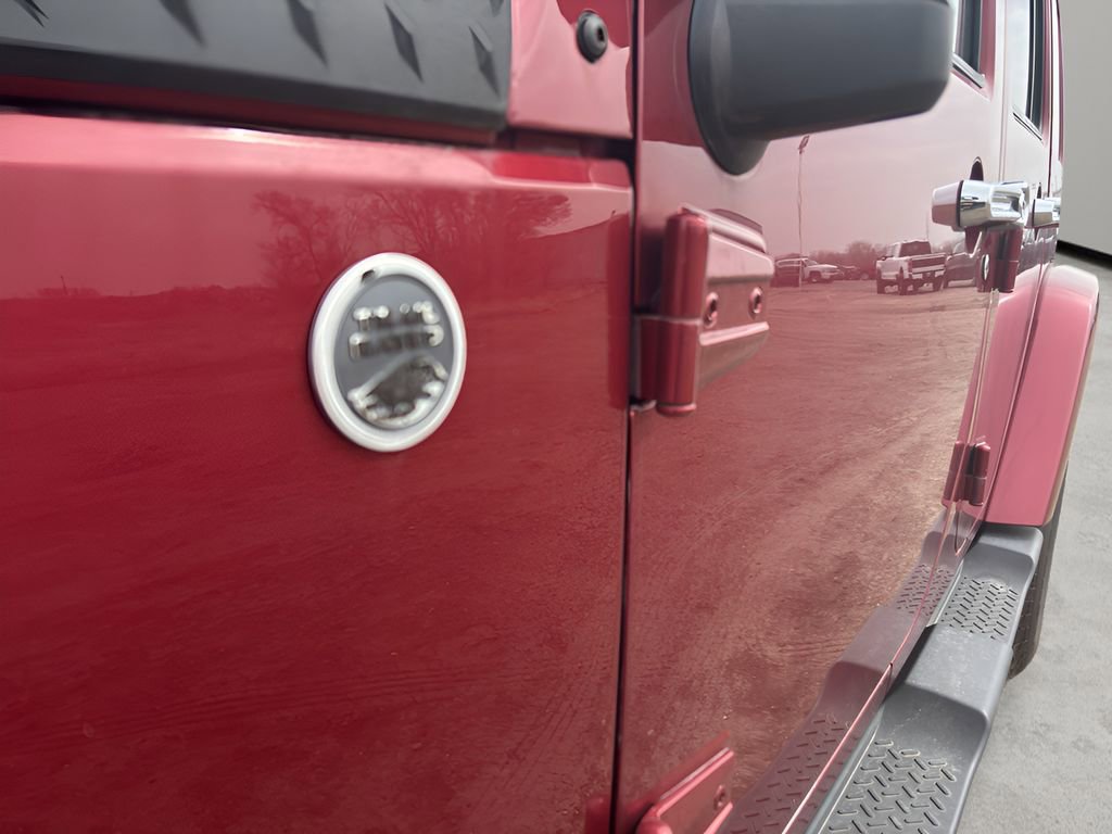 Used 2012 Jeep Wrangler Unlimited Sahara w/ Dual Top Group image 12