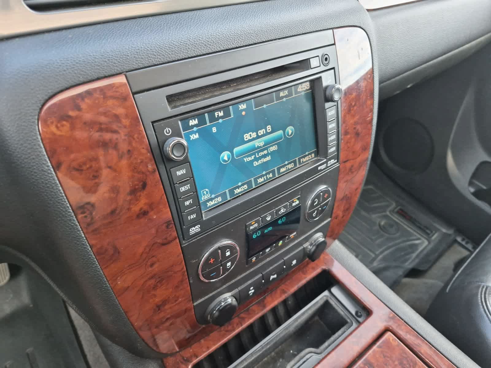 Used 2010 Chevrolet Suburban LTZ AWD/4WD image 29