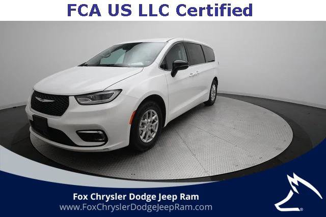 Certified 2024 Chrysler Pacifica Touring-L image 1