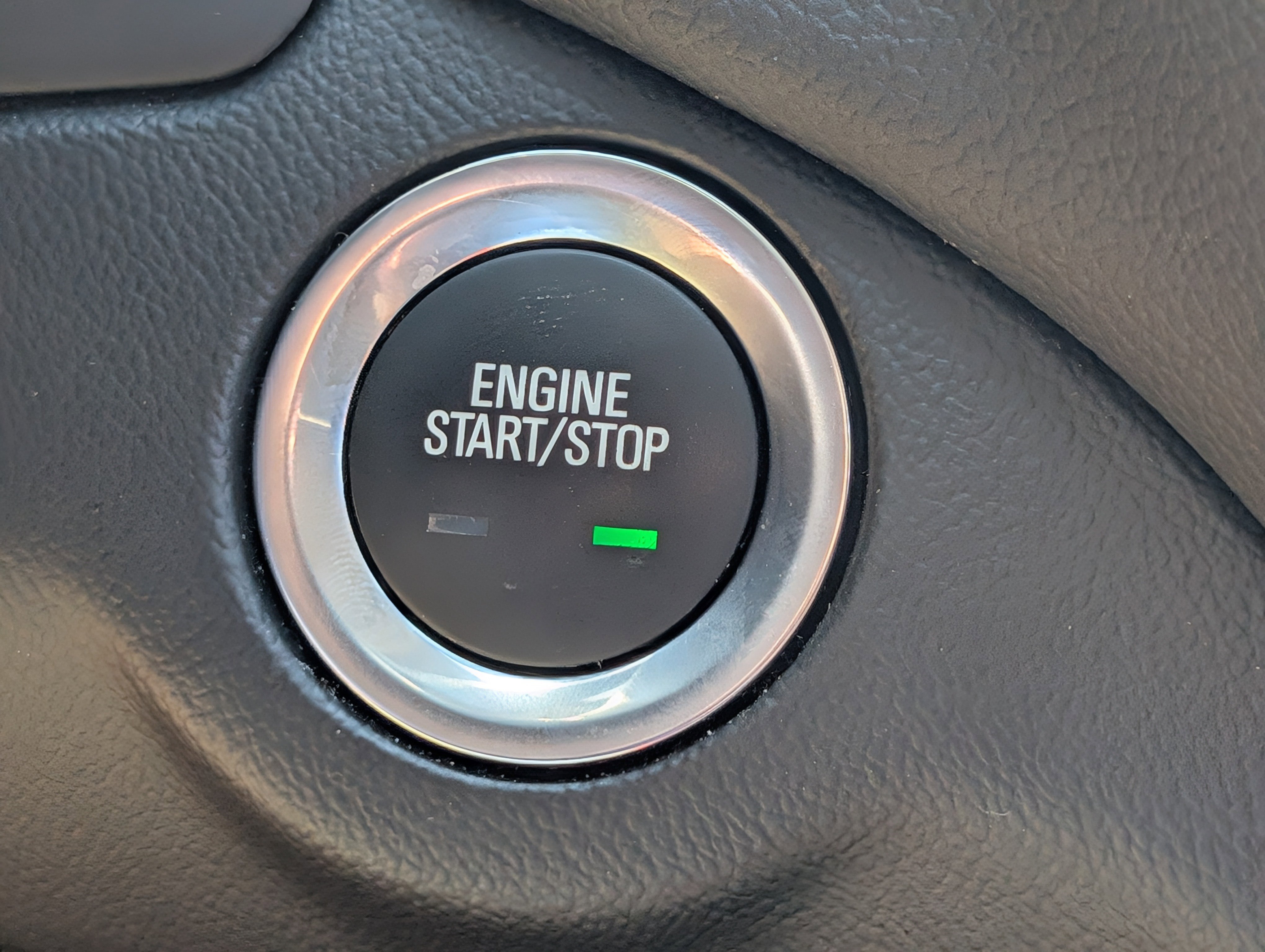 Used 2022 Chevrolet Equinox LT w/ Driver Convenience Package image 25