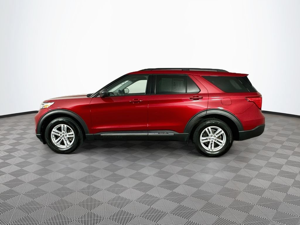 Used 2021 Ford Explorer XLT w/ Equipment Group 202A AWD/4WD image 6