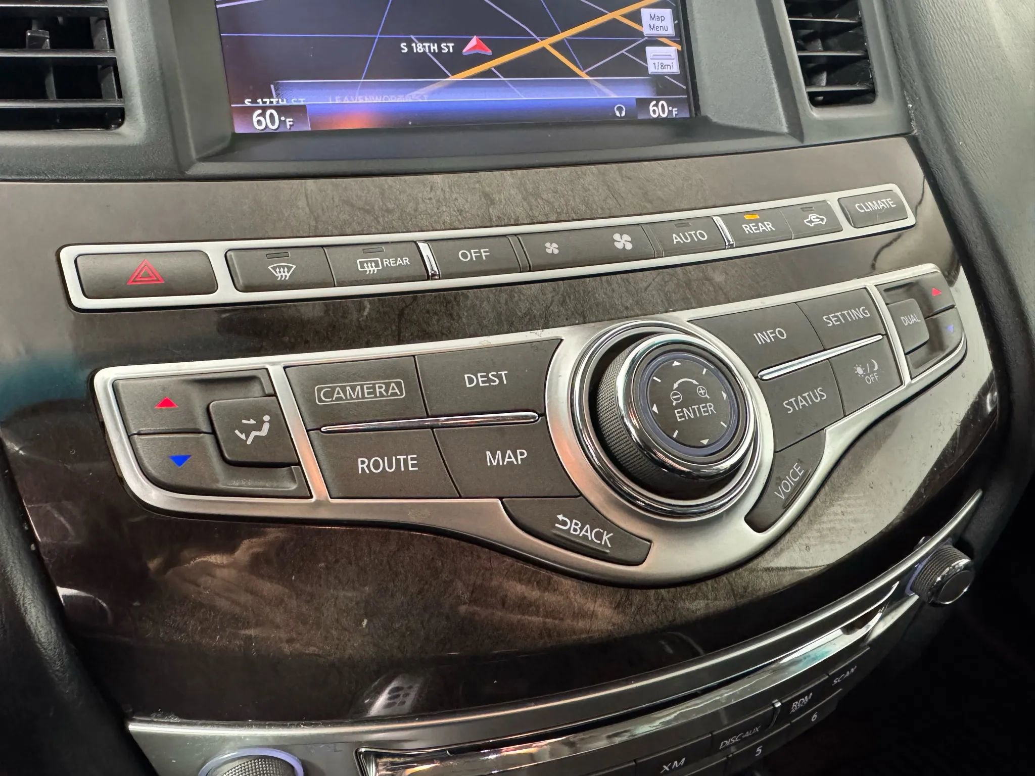 Used 2014 INFINITI QX60 AWD w/ Premium Plus Package image 21