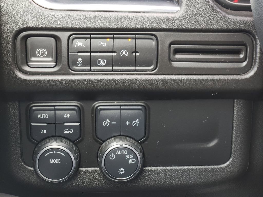 Used 2023 Chevrolet Tahoe LT w/ LT Signature Plus Package image 27