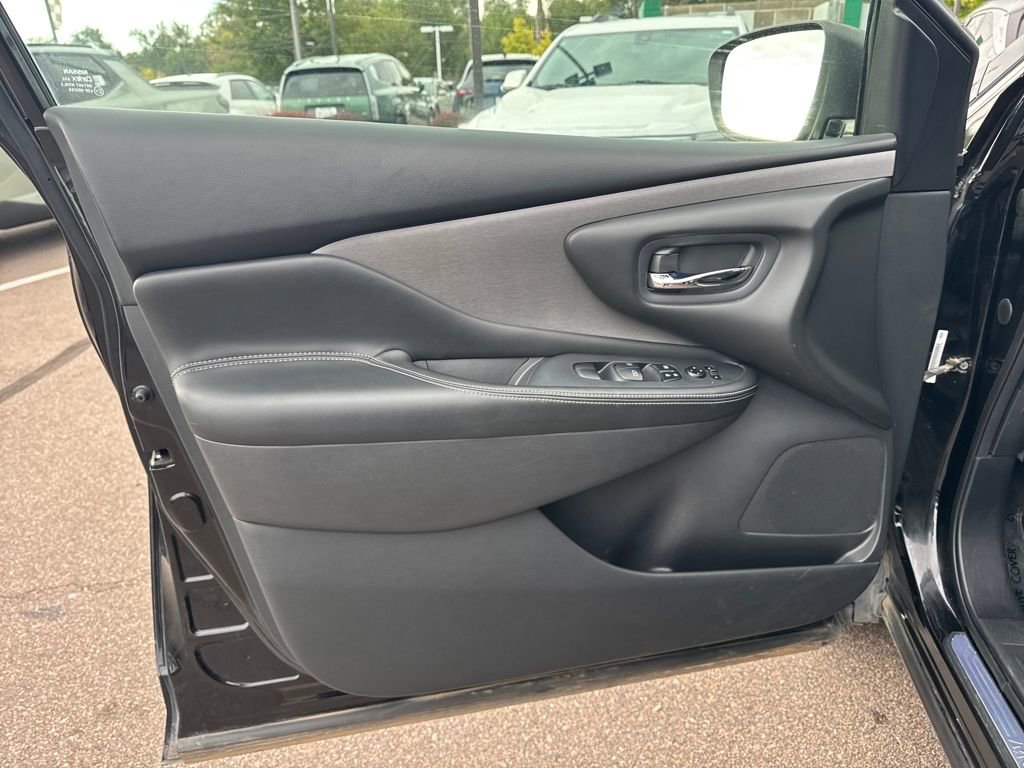 Used 2019 Nissan Murano S image 20