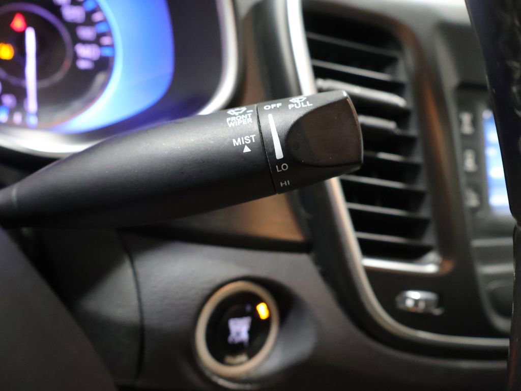 Used 2015 Chrysler 200 Limited w/ Convenience Group image 12