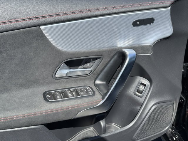 Used 2022 Mercedes-Benz CLA 250 image 19