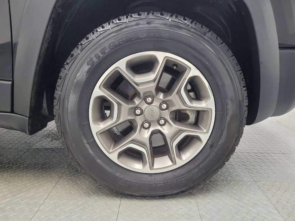 Used 2022 Jeep Cherokee Trailhawk image 31