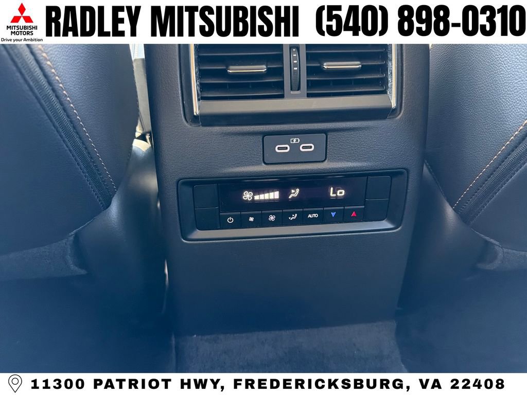 Used 2024 MAZDA CX-90 Plug-In Hybrid w/ Premium Pkg image 11