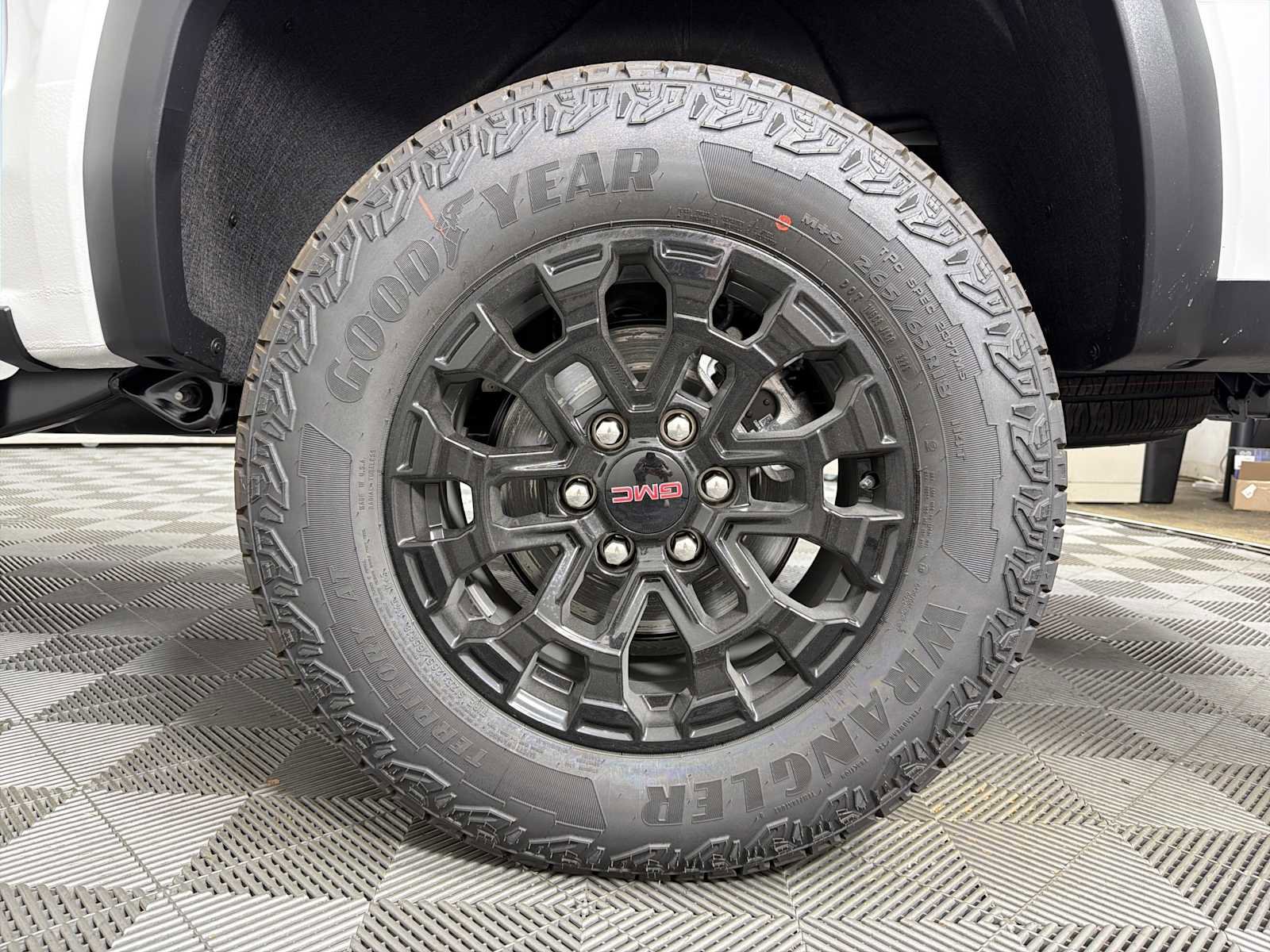 New 2026 GMC Canyon Elevation w/ Convenience Package image 34