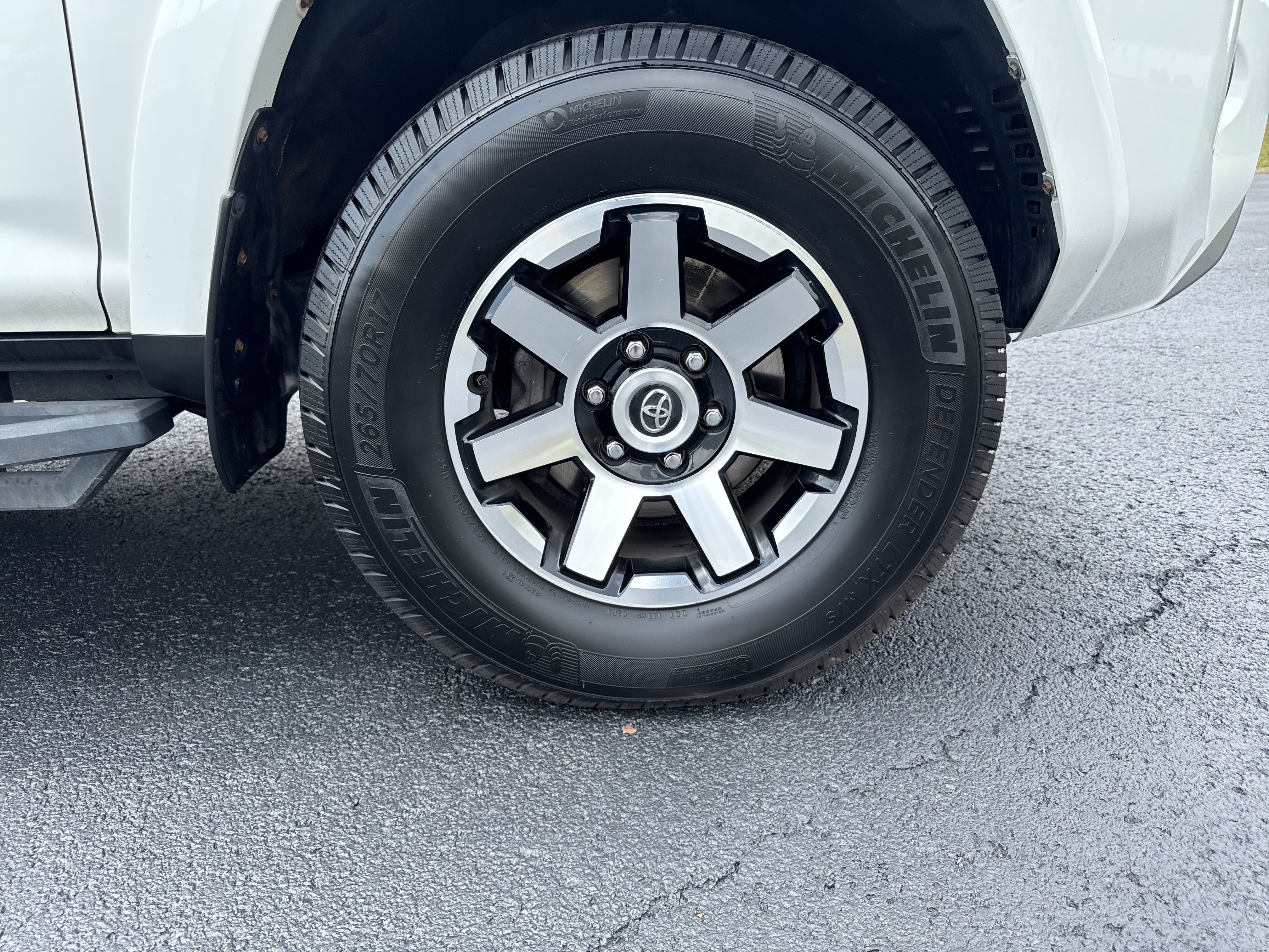 Used 2020 Toyota 4Runner TRD Off-Road Premium w/ Moonroof Package AWD/4WD image 28