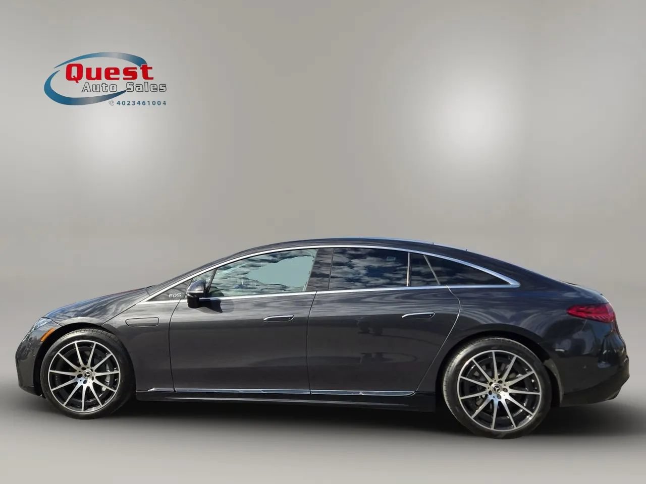 Used 2023 Mercedes-Benz EQS 580 4MATIC Sedan w/ Exclusive Trim Package image 12