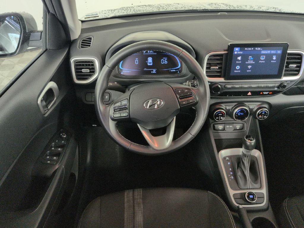 Used 2024 Hyundai Venue SEL FWD image 22