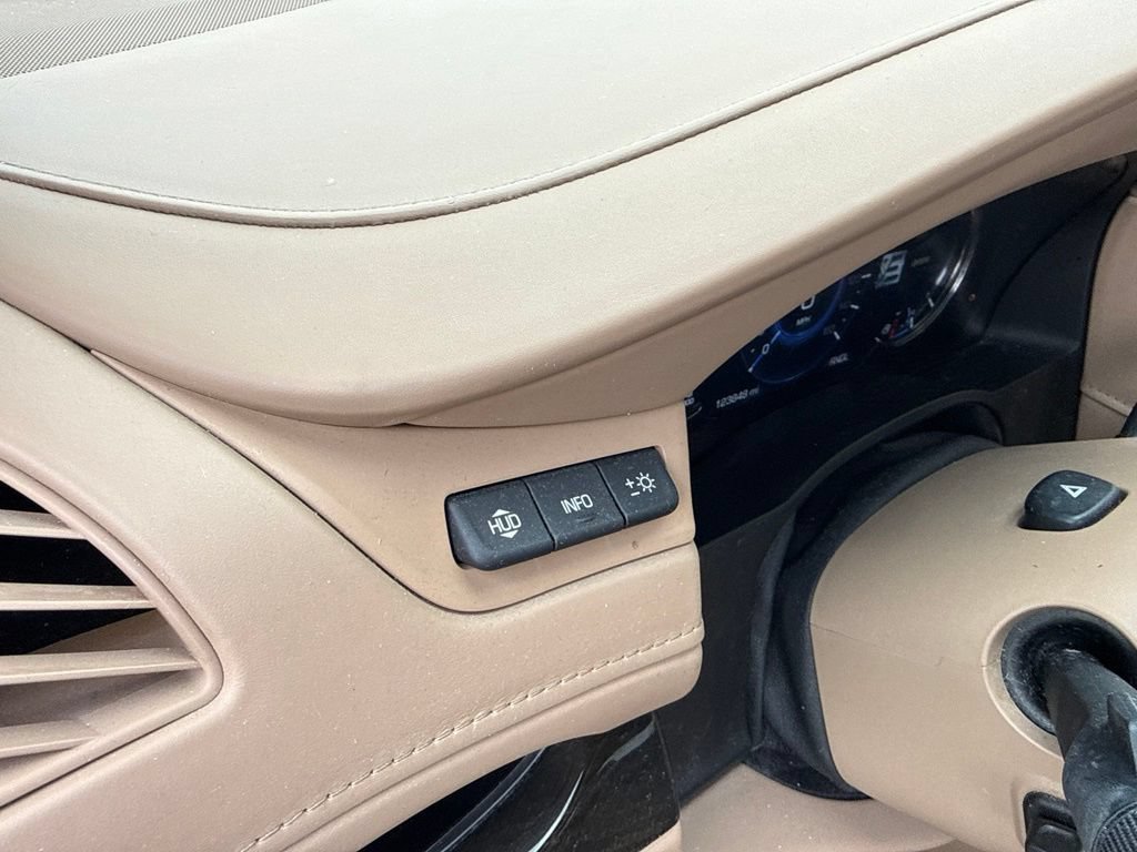 Used 2018 Cadillac Escalade ESV Platinum AWD/4WD image 19