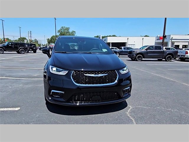 New 2026 Chrysler Pacifica Select image 18