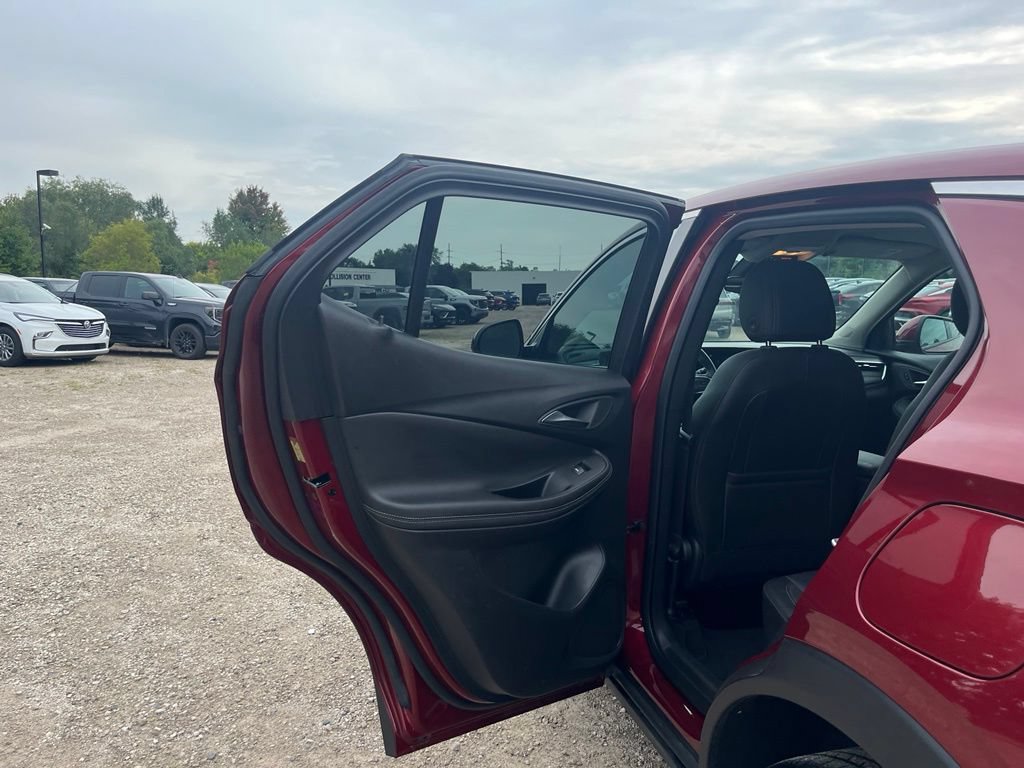 Used 2024 Buick Encore GX Preferred FWD image 28