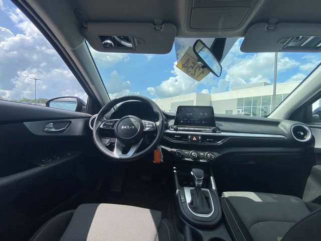 Used 2023 Kia Forte LXS w/ LXS Technology Package FWD image 4
