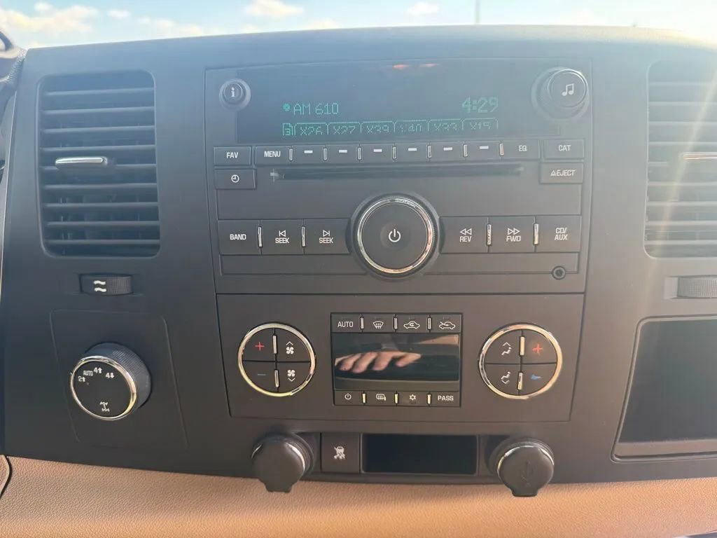 Used 2010 GMC Sierra 1500 SLE w/ Power Pack Plus image 27