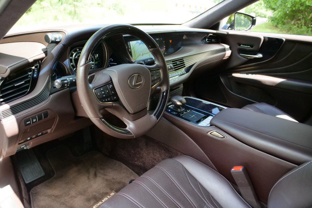 Used 2019 Lexus LS 500 w/ Luxury Package RWD image 29