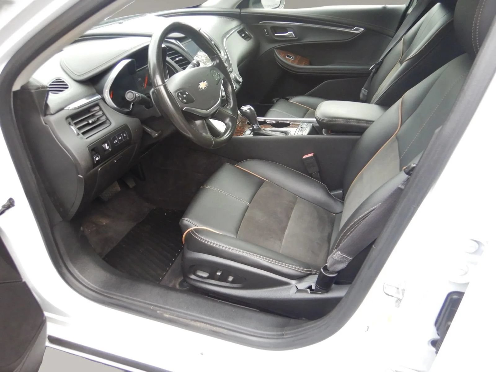 Used 2014 Chevrolet Impala LT w/ Premium Seating Package FWD image 11