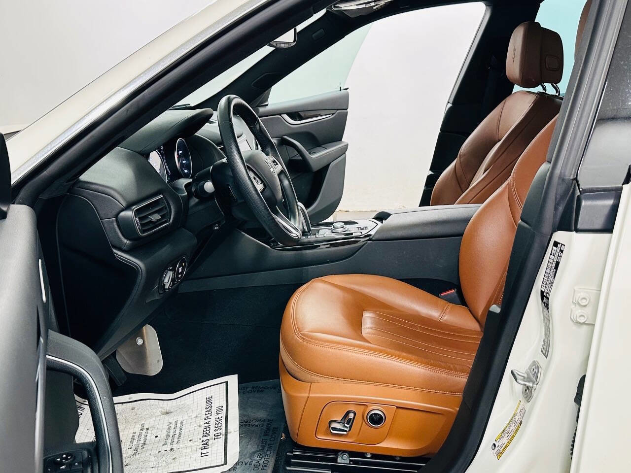 Used 2021 Maserati Levante image 7