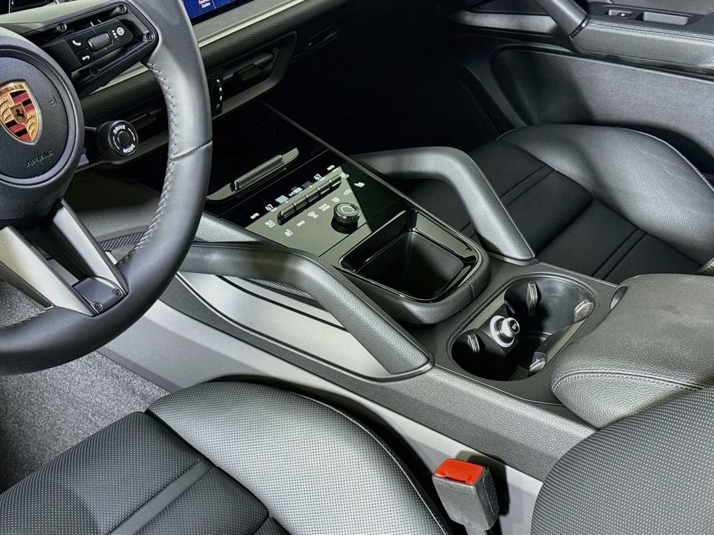 Certified 2026 Porsche Cayenne E-Hybrid Coupe AWD/4WD image 21