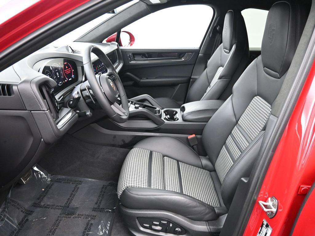 Certified 2025 Porsche Cayenne GTS image 7