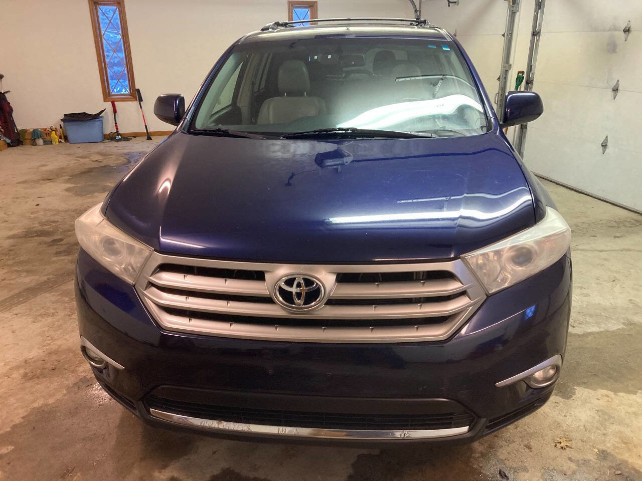 Used 2013 Toyota Highlander SE image 2