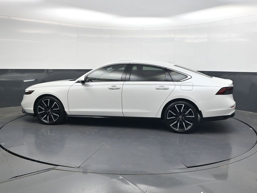 Used 2024 Honda Accord Touring image 7