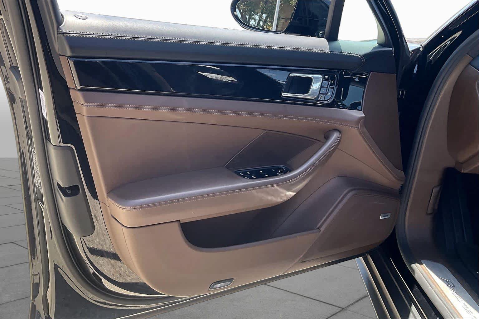 Used 2018 Porsche Panamera 4 AWD/4WD image 22