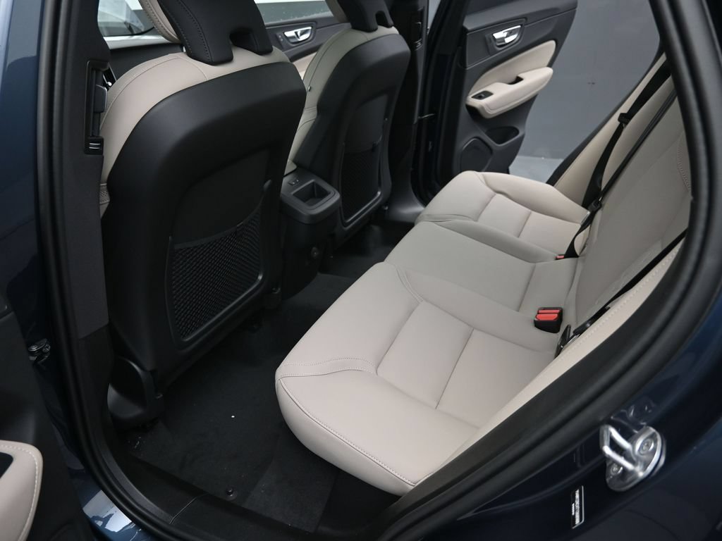 New 2026 Volvo XC60 B5 Plus w/ Protection Package Premier AWD/4WD image 29