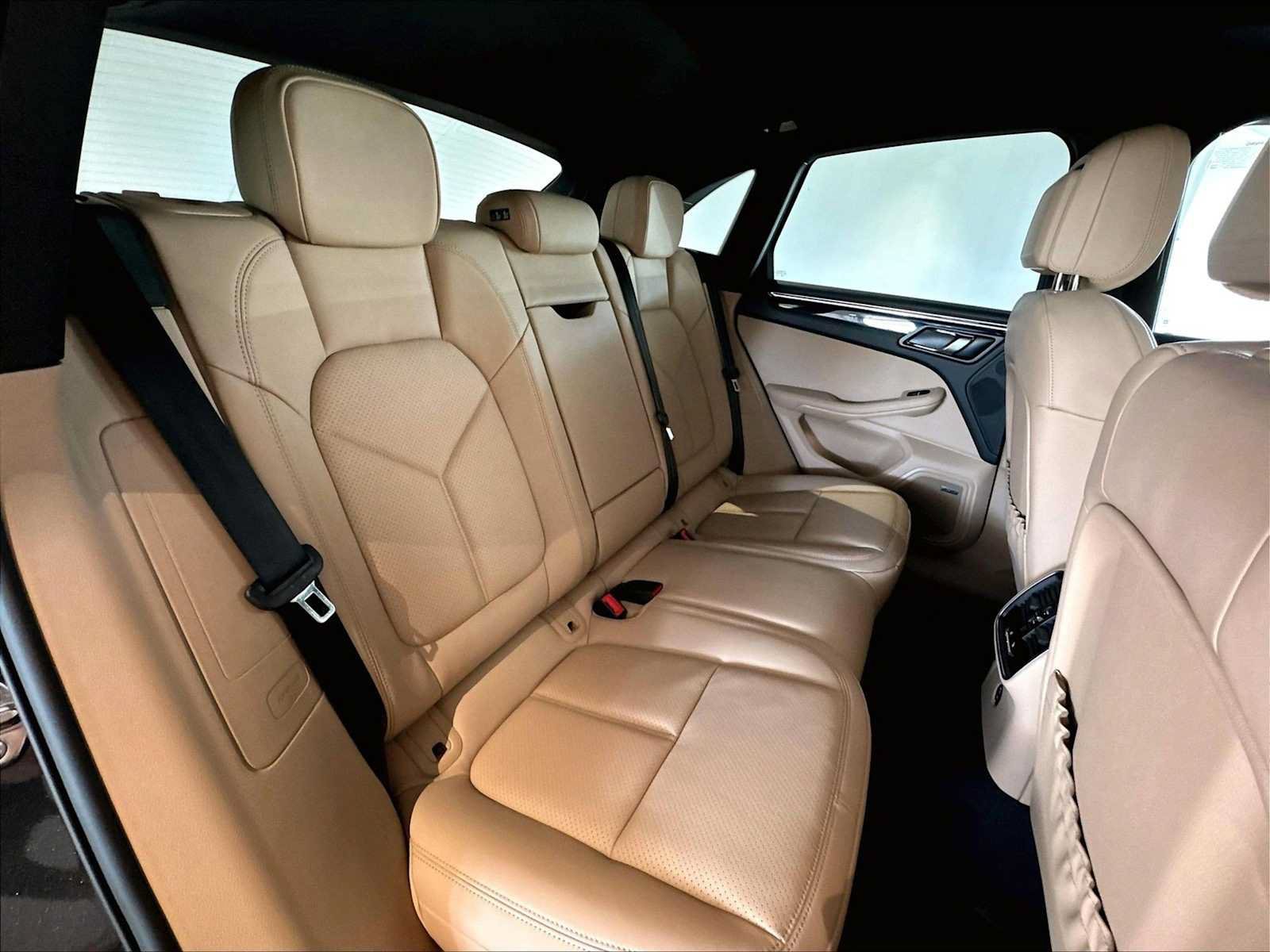 New 2026 Porsche Macan AWD/4WD image 28