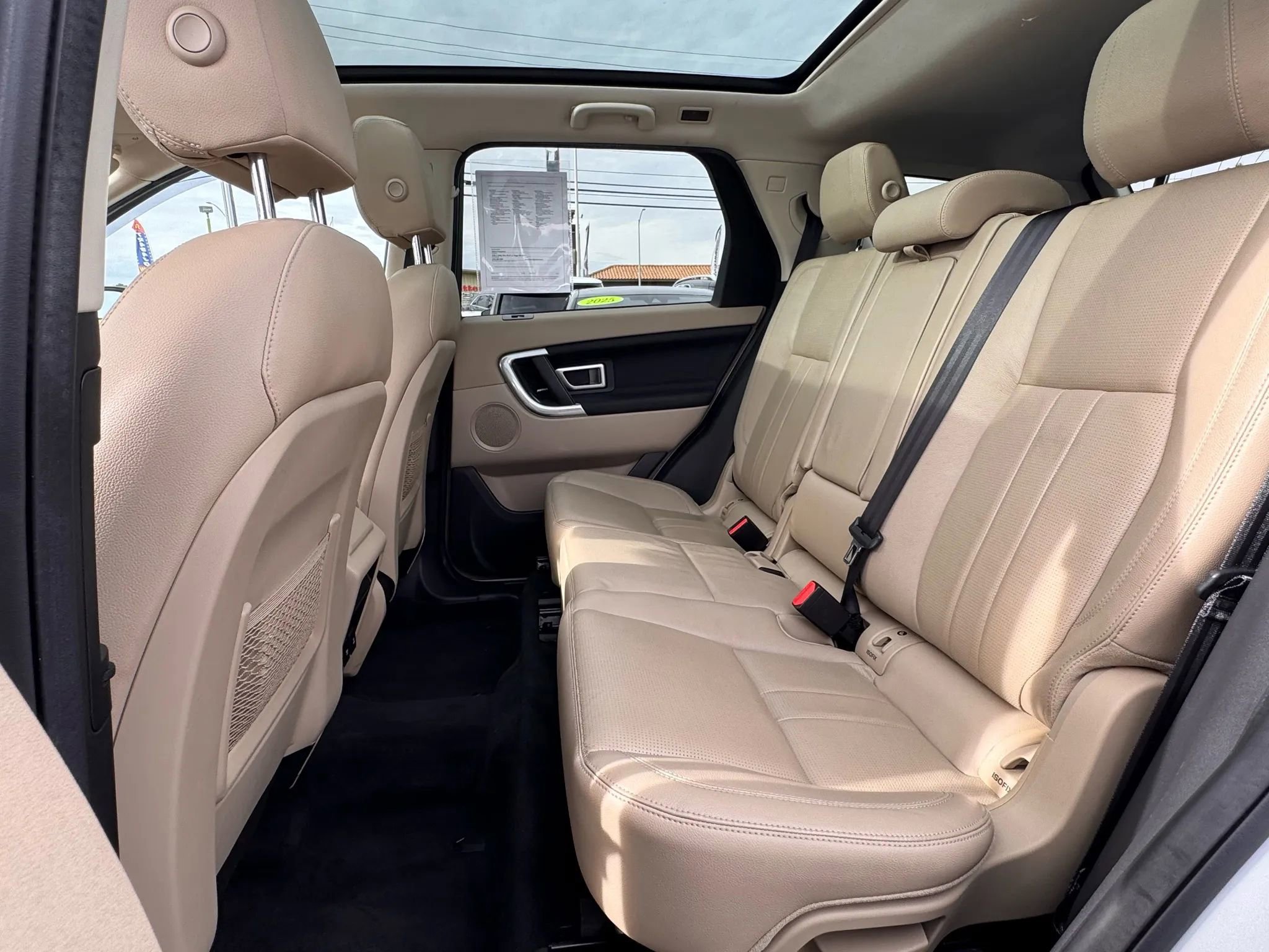 Used 2019 Land Rover Discovery Sport HSE image 14