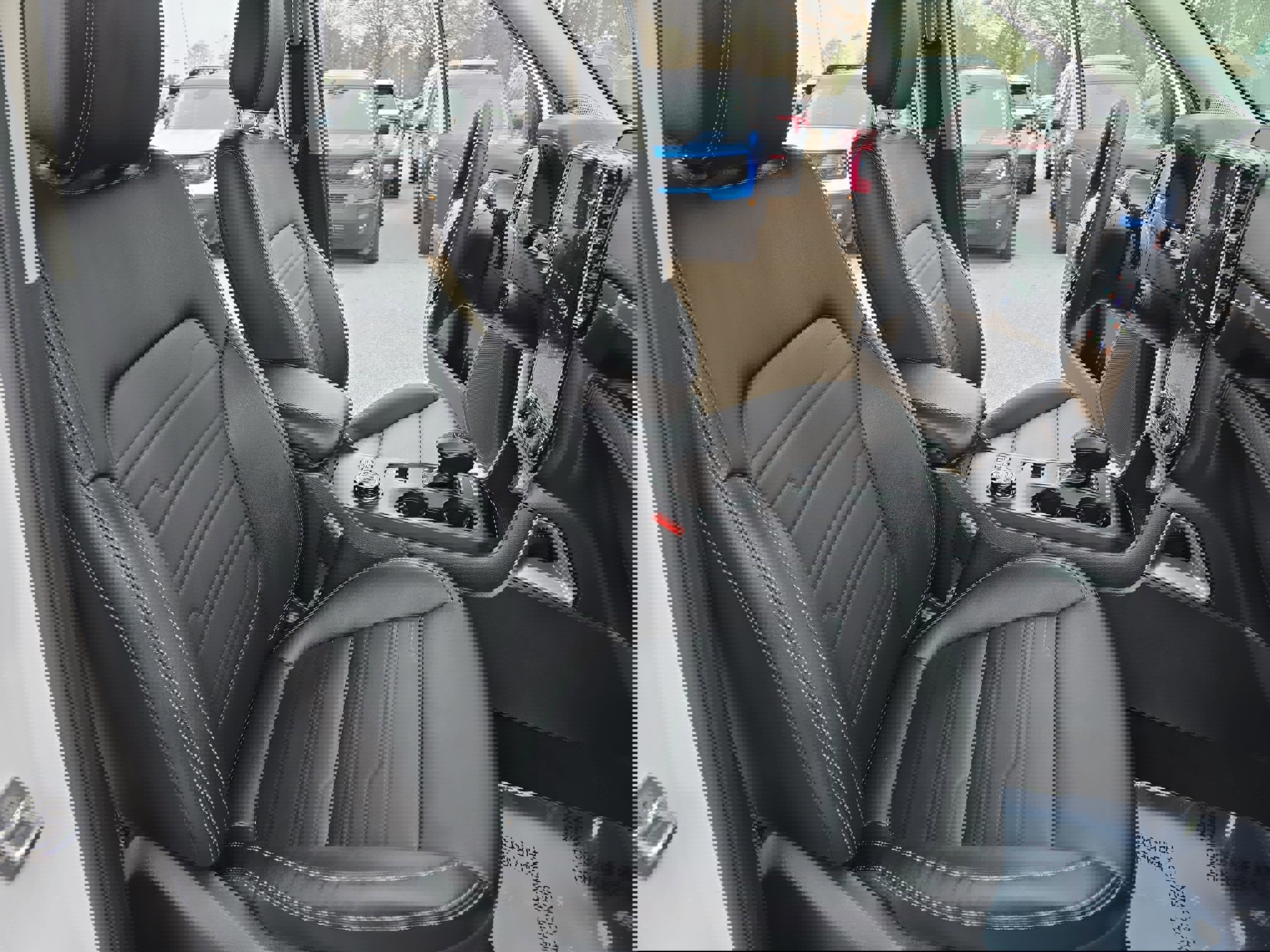 Used 2024 Ford Ranger Lariat w/ Advanced Towing Package image 10