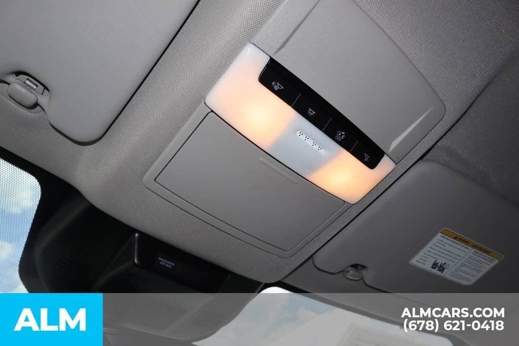 Used 2024 Nissan Rogue S FWD image 34
