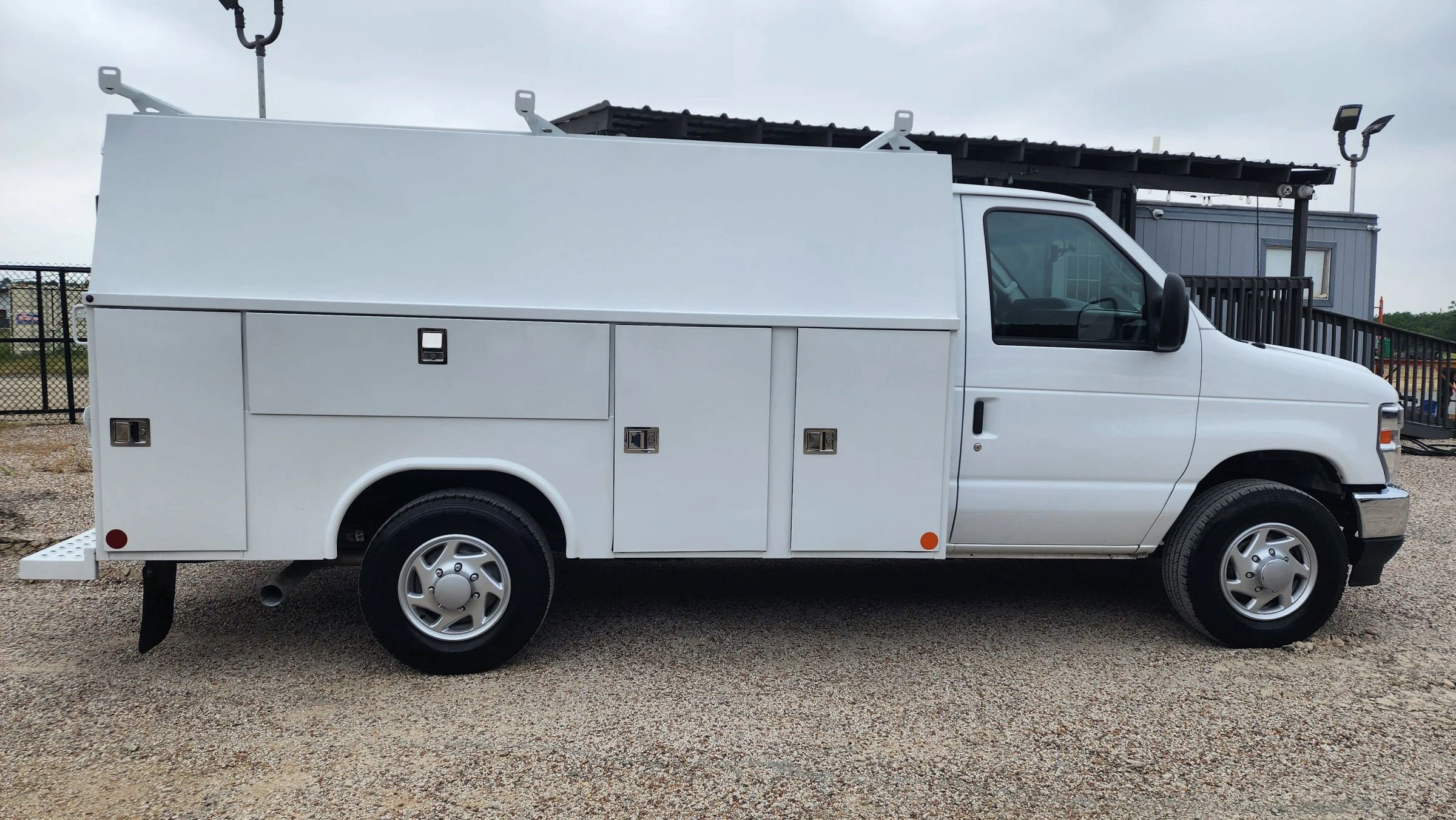 Used 2024 Ford E-350 and Econoline 350 Super Duty w/ Power Windows & Locks Group image 13