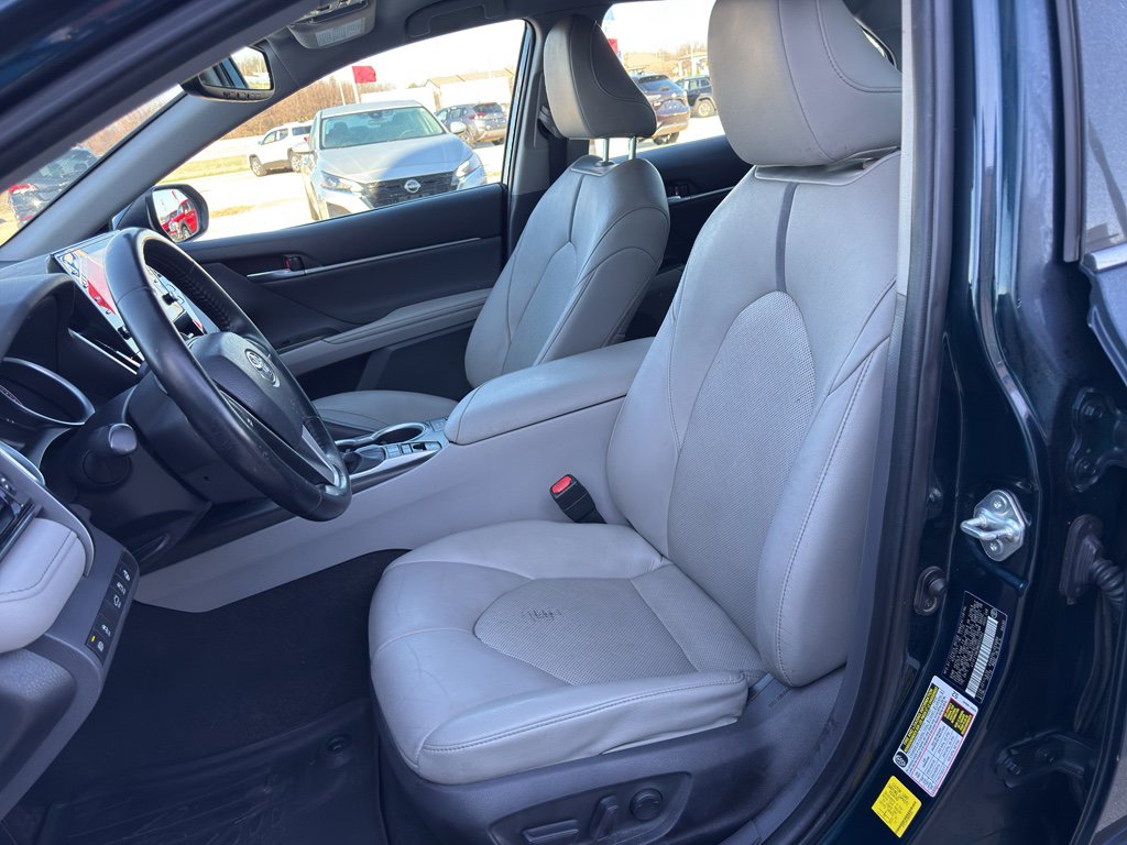 Used 2021 Toyota Camry XLE FWD image 10