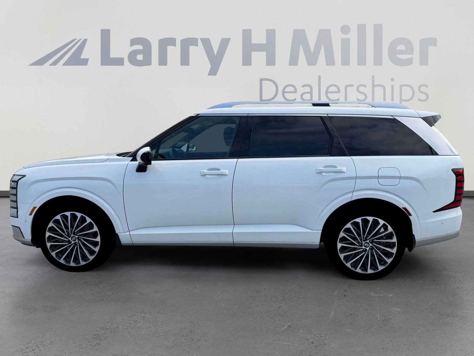 New 2026 Hyundai Palisade Calligraphy AWD/4WD image 3