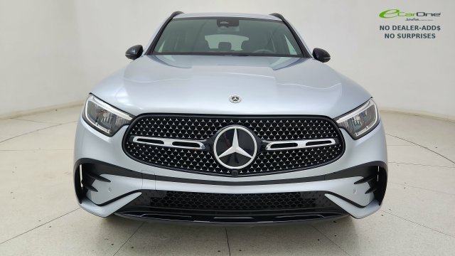 Used 2025 Mercedes-Benz GLC 300 4MATIC image 19