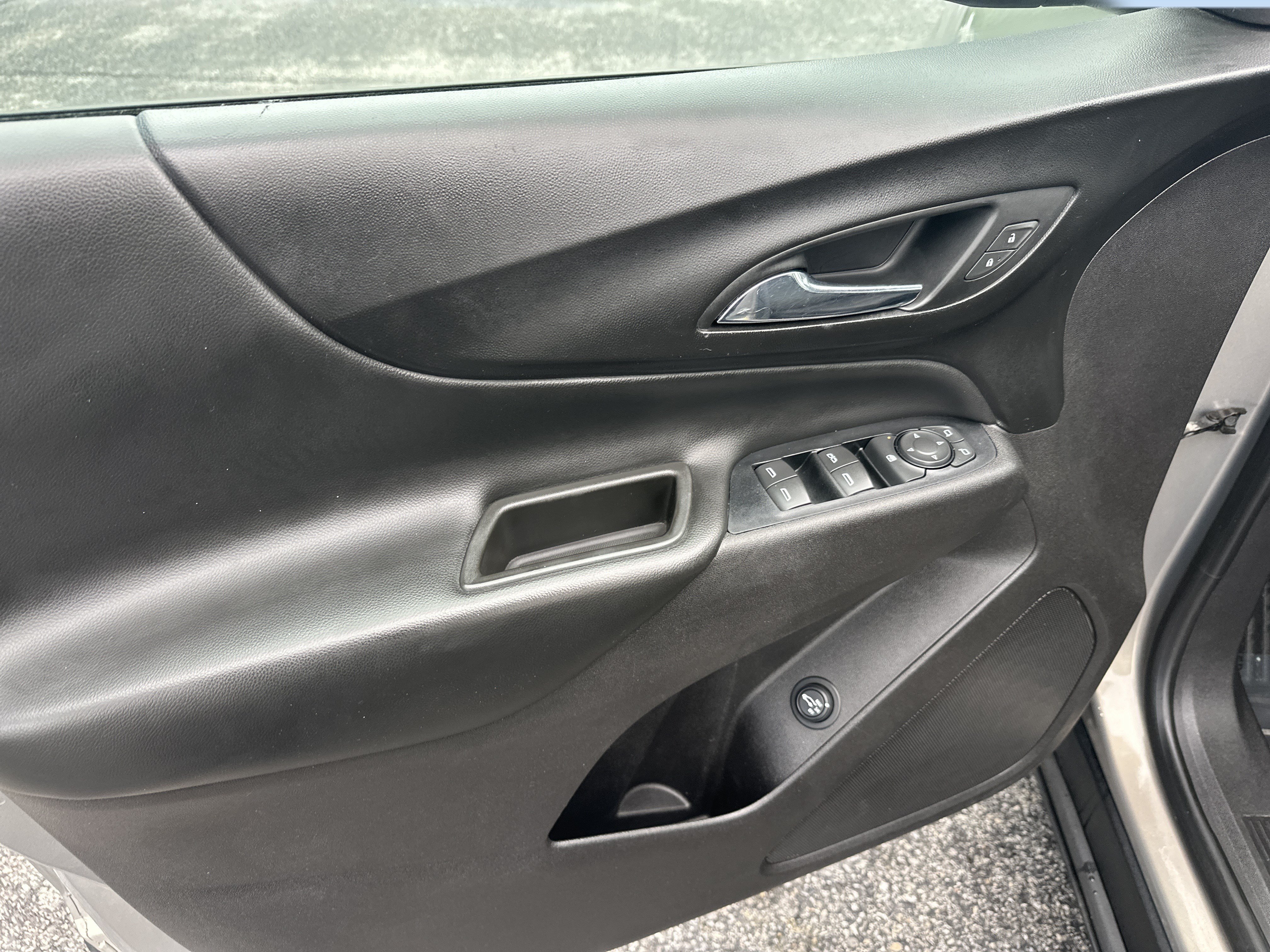 Certified 2018 Chevrolet Equinox LT AWD/4WD image 9