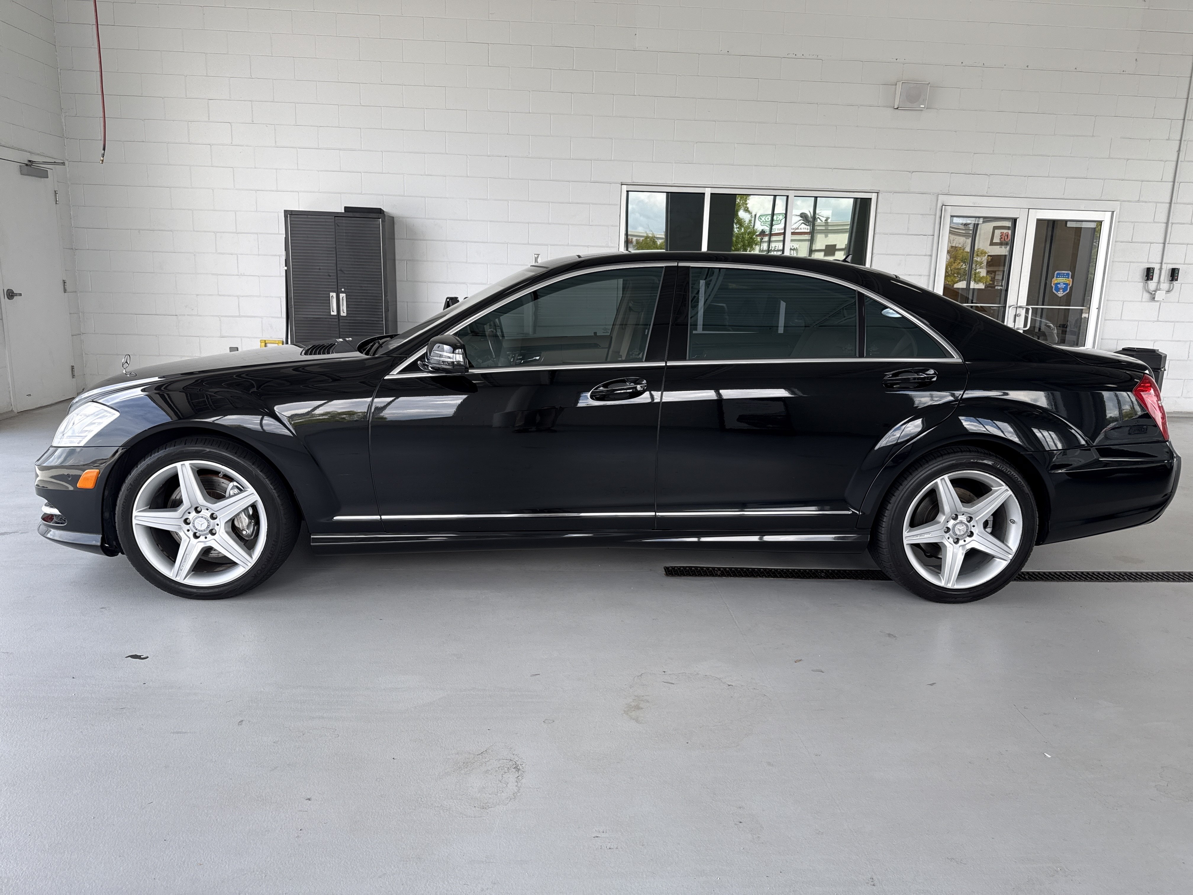Used 2011 Mercedes-Benz S 550 image 7