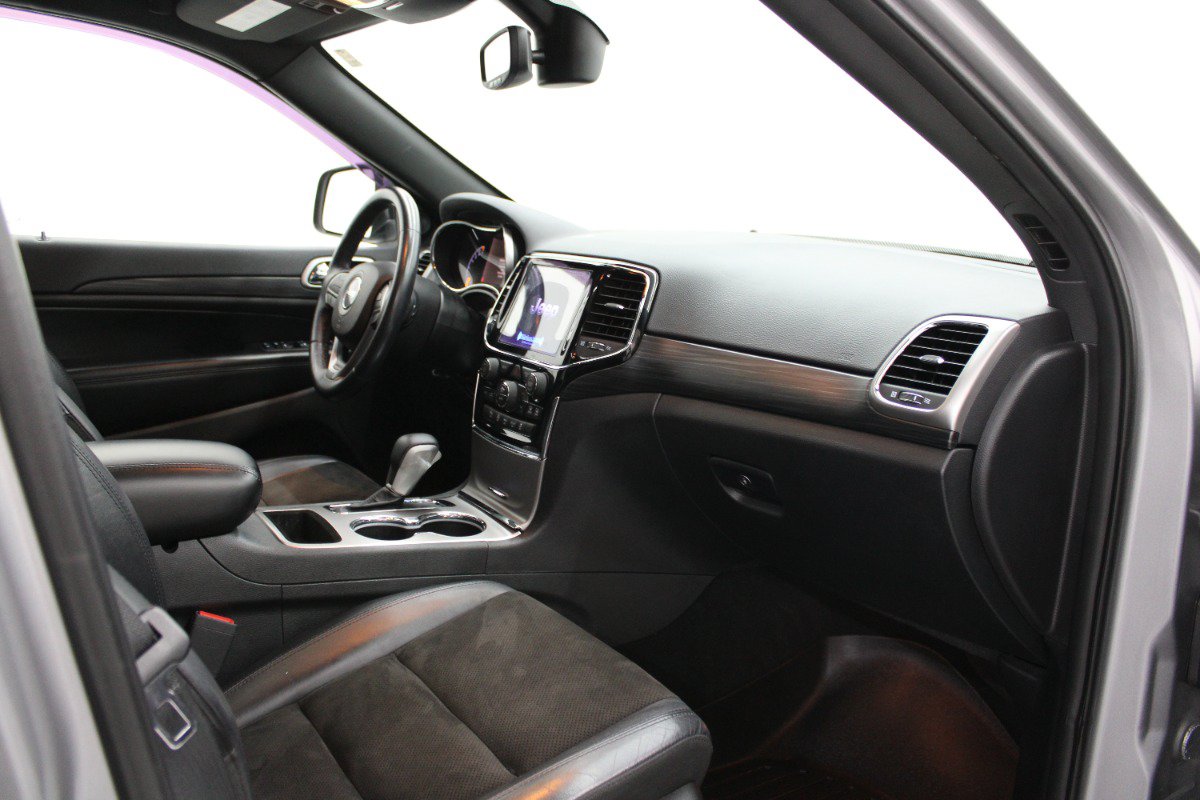 Used 2019 Jeep Grand Cherokee Altitude AWD/4WD image 10