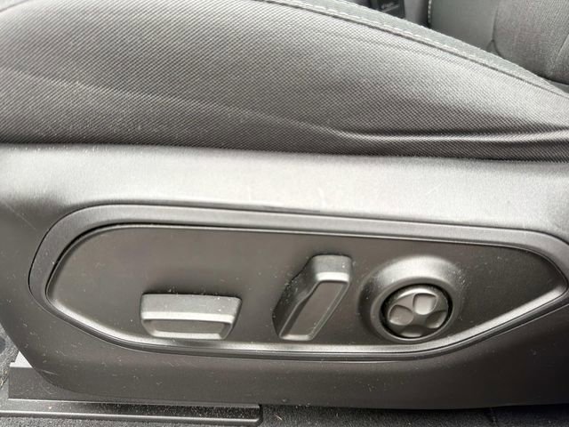 Used 2024 Jeep Grand Cherokee L Laredo RWD image 19